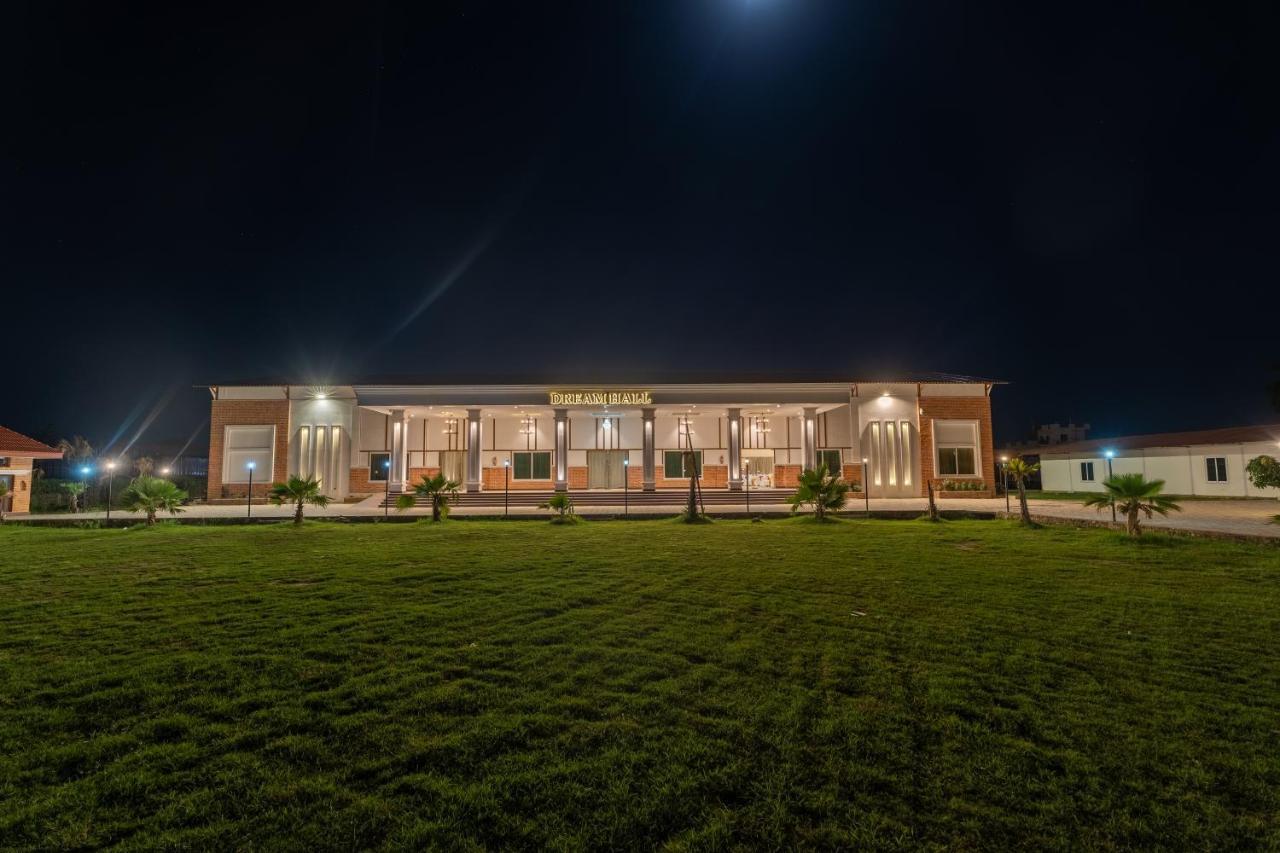 Dreamland Gold Resort & Hotel Siddharthanagar Luaran gambar