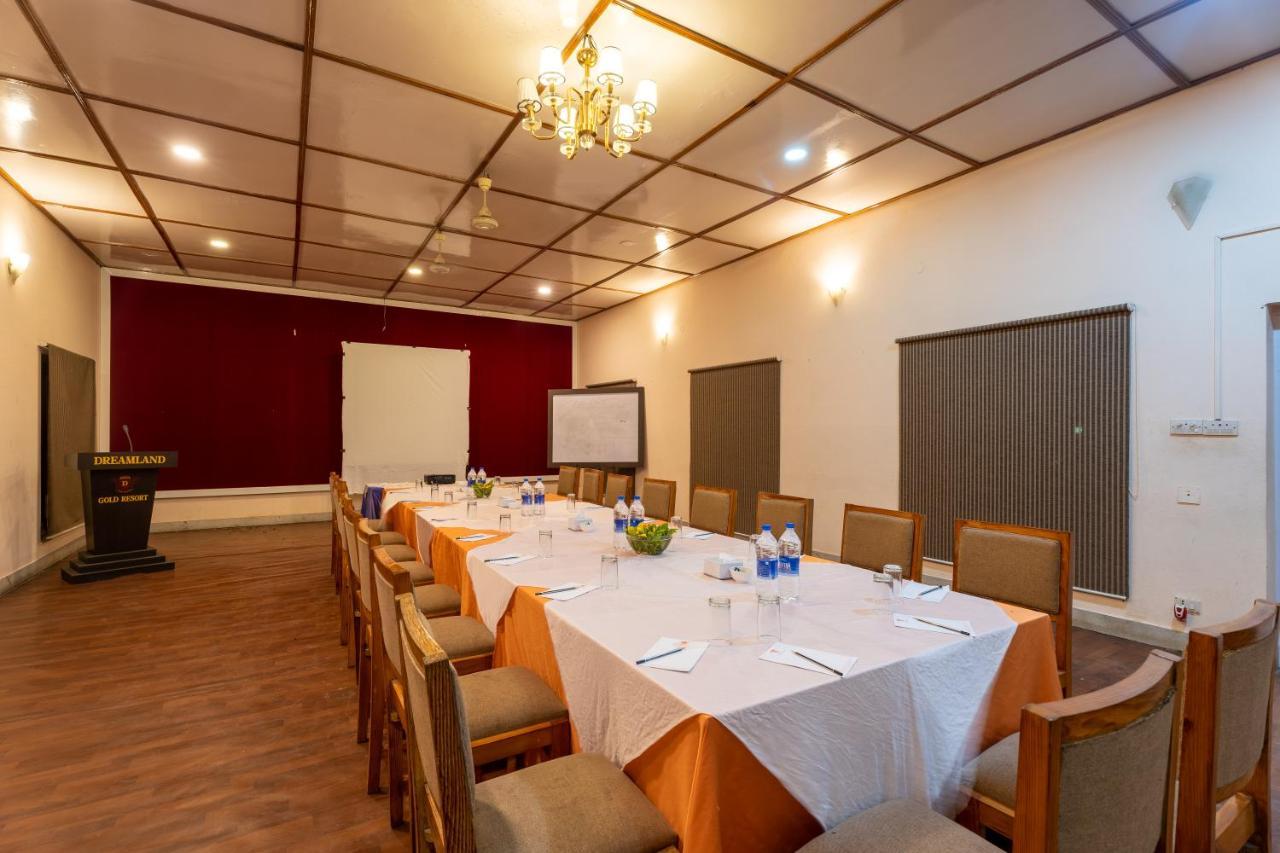 Dreamland Gold Resort & Hotel Siddharthanagar Luaran gambar