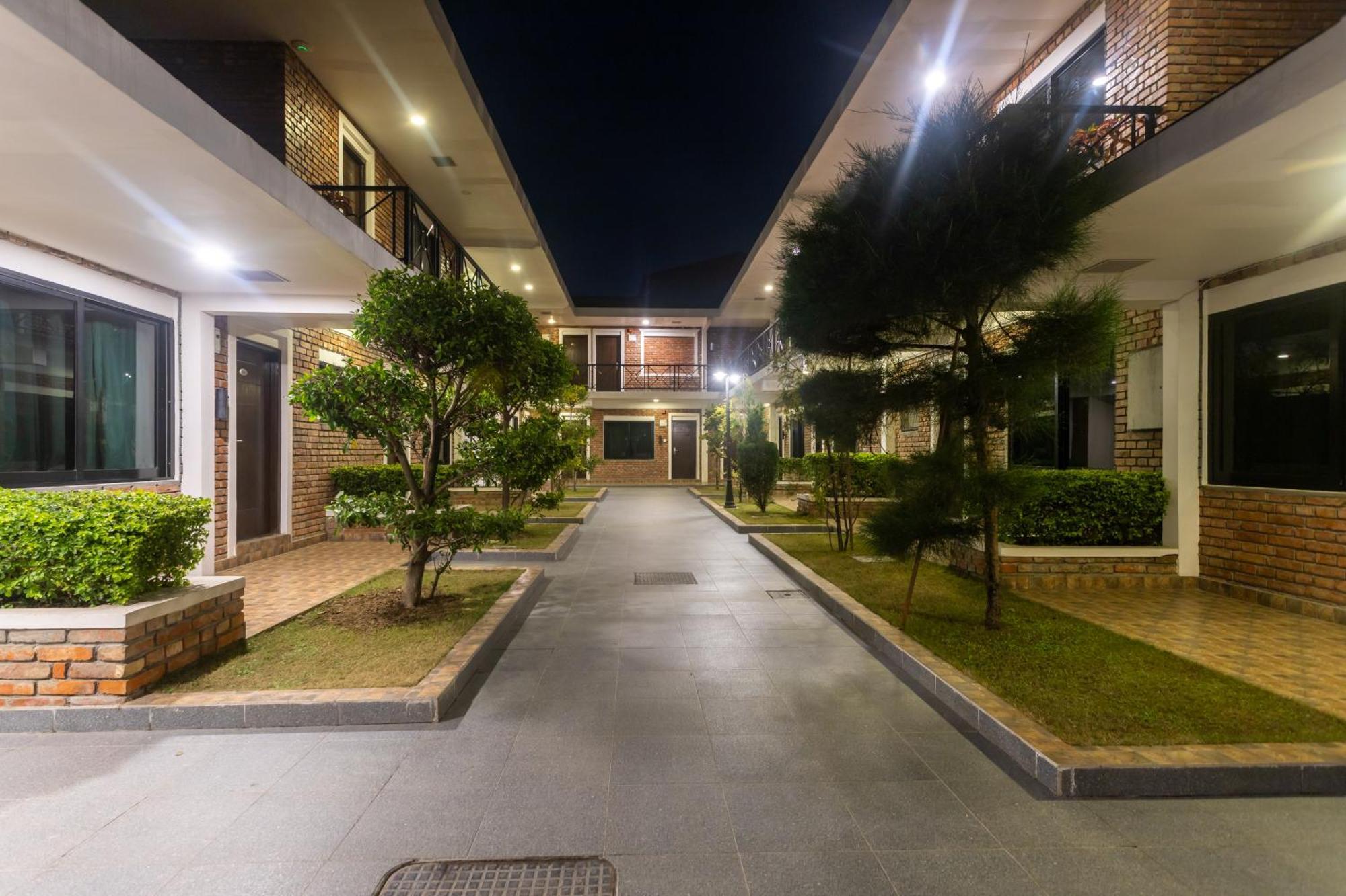Dreamland Gold Resort & Hotel Siddharthanagar Luaran gambar