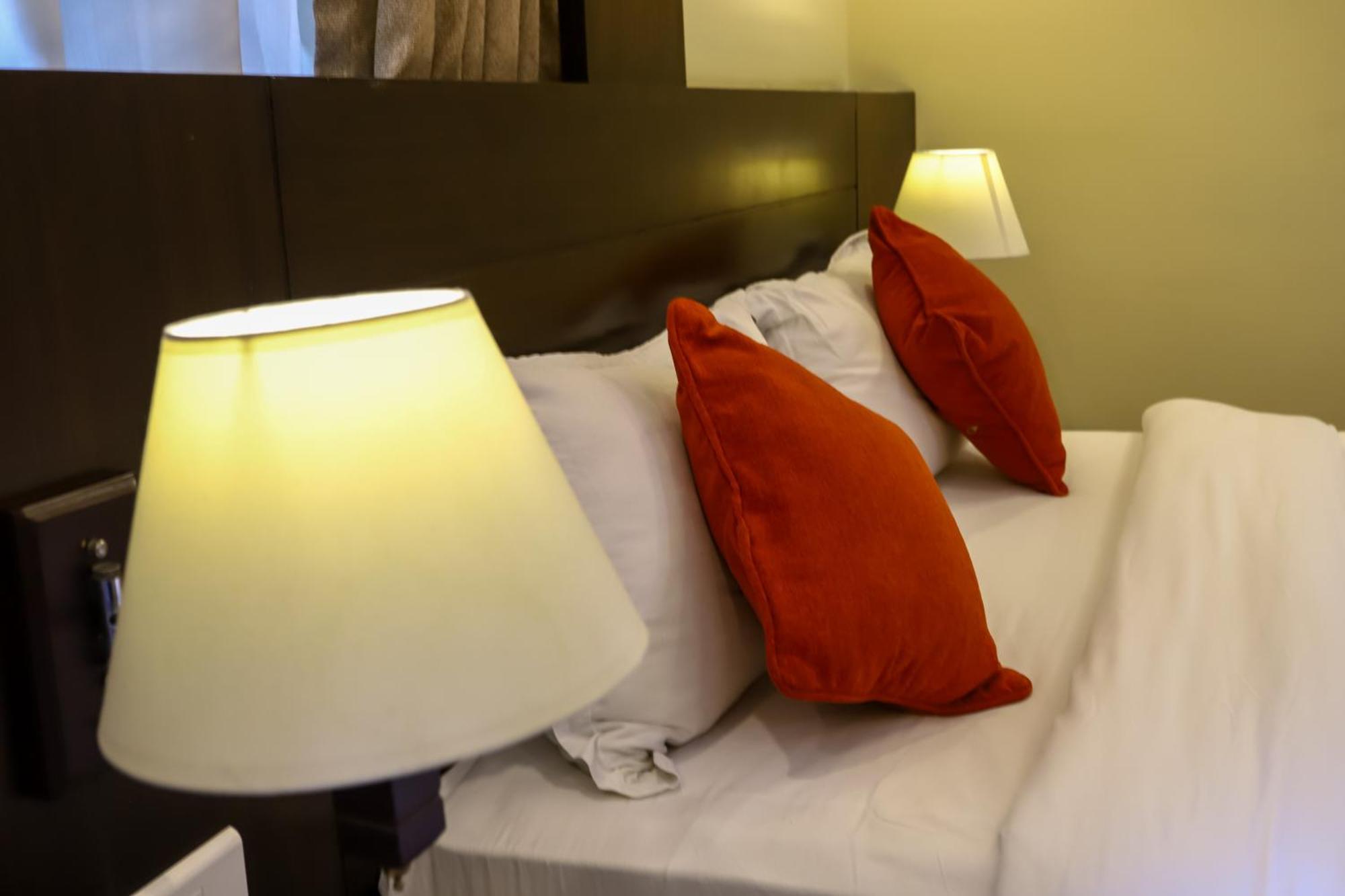 Dreamland Gold Resort & Hotel Siddharthanagar Luaran gambar