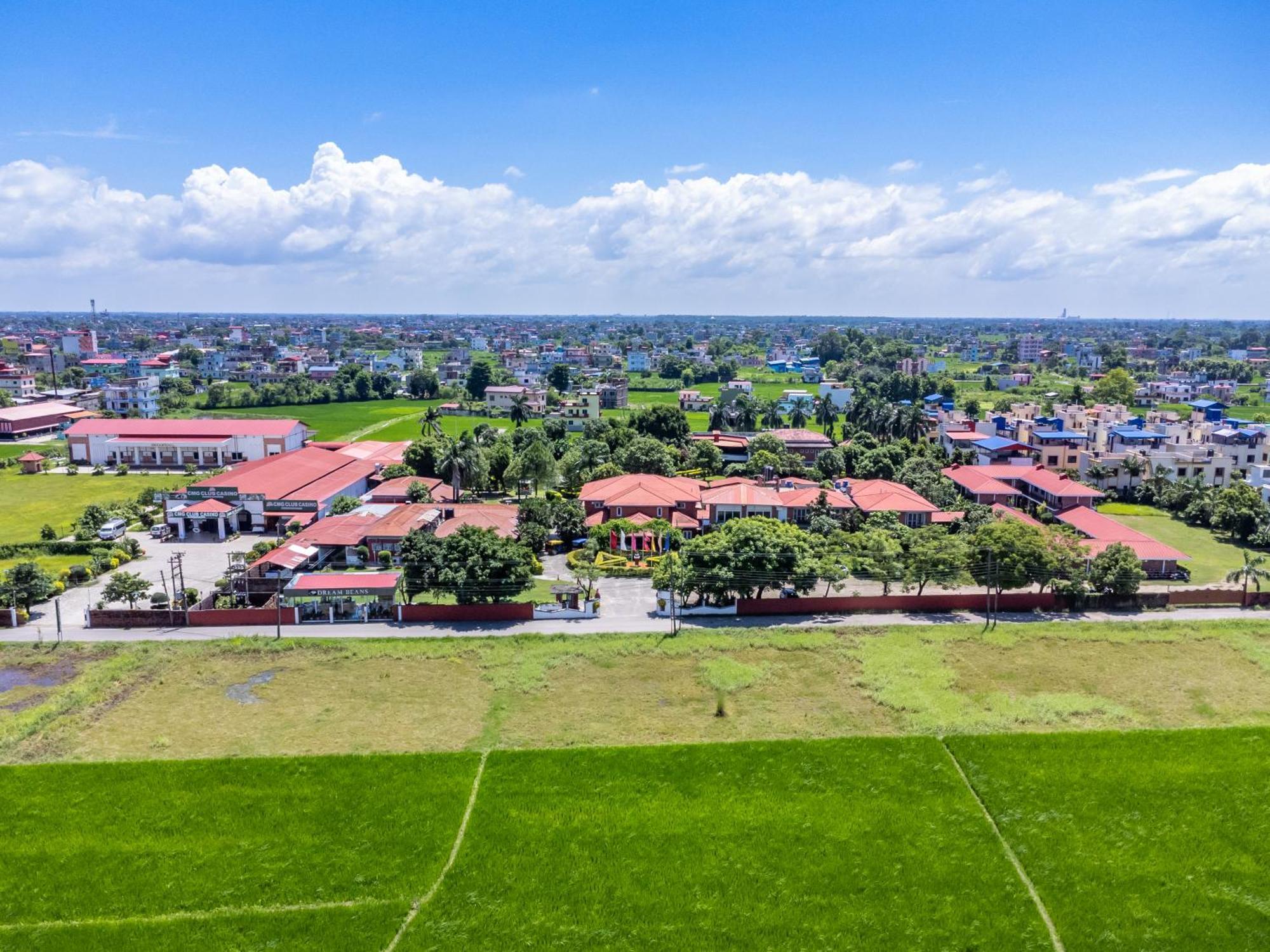 Dreamland Gold Resort & Hotel Siddharthanagar Luaran gambar