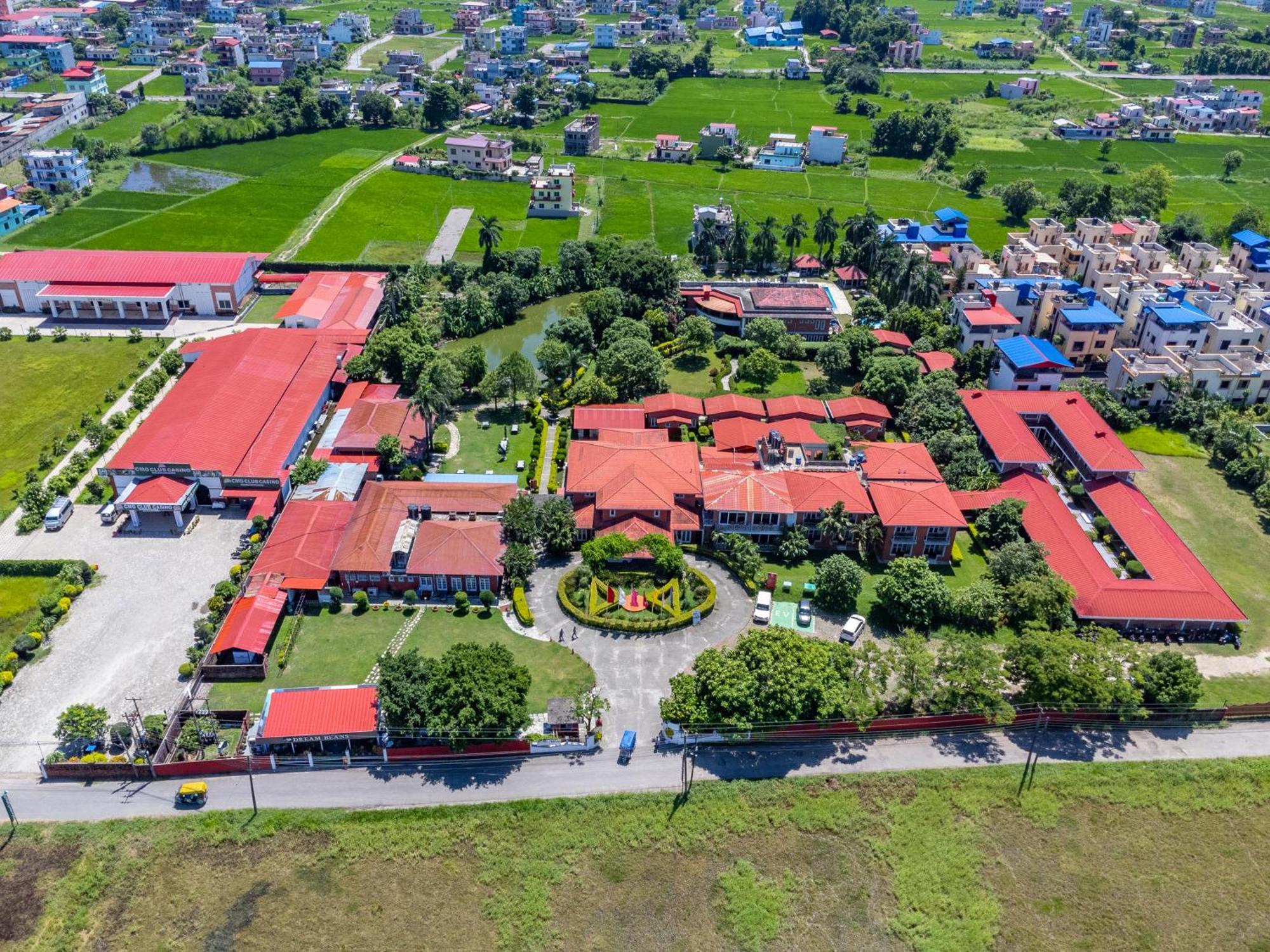 Dreamland Gold Resort & Hotel Siddharthanagar Luaran gambar