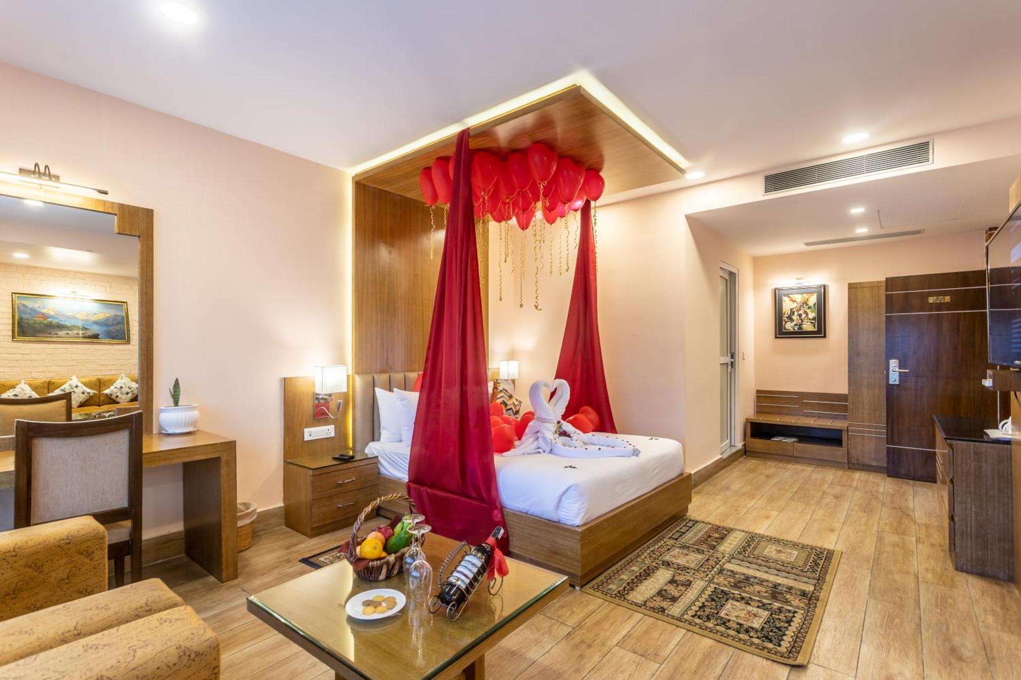 Dreamland Gold Resort & Hotel Siddharthanagar Luaran gambar