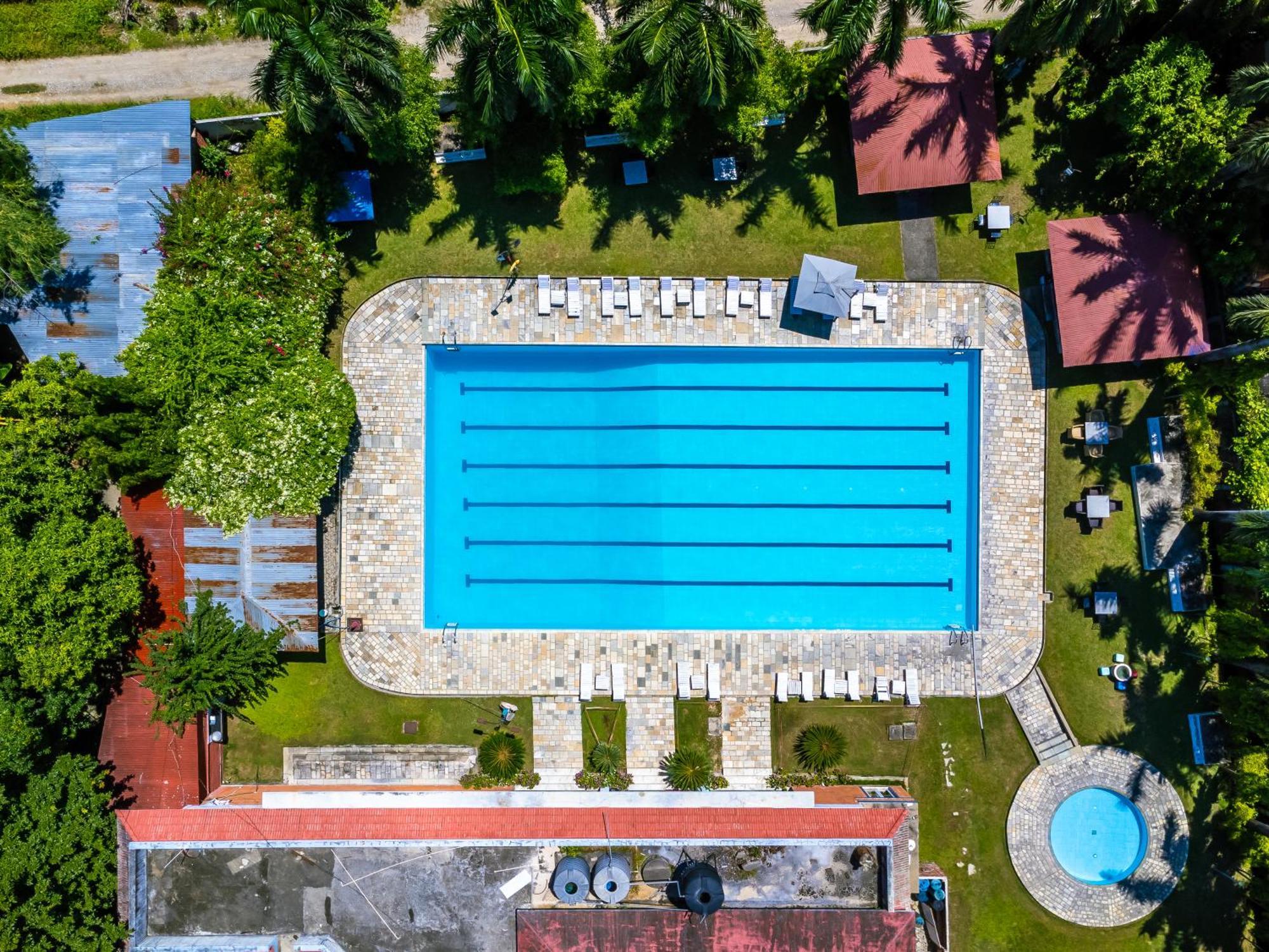 Dreamland Gold Resort & Hotel Siddharthanagar Luaran gambar