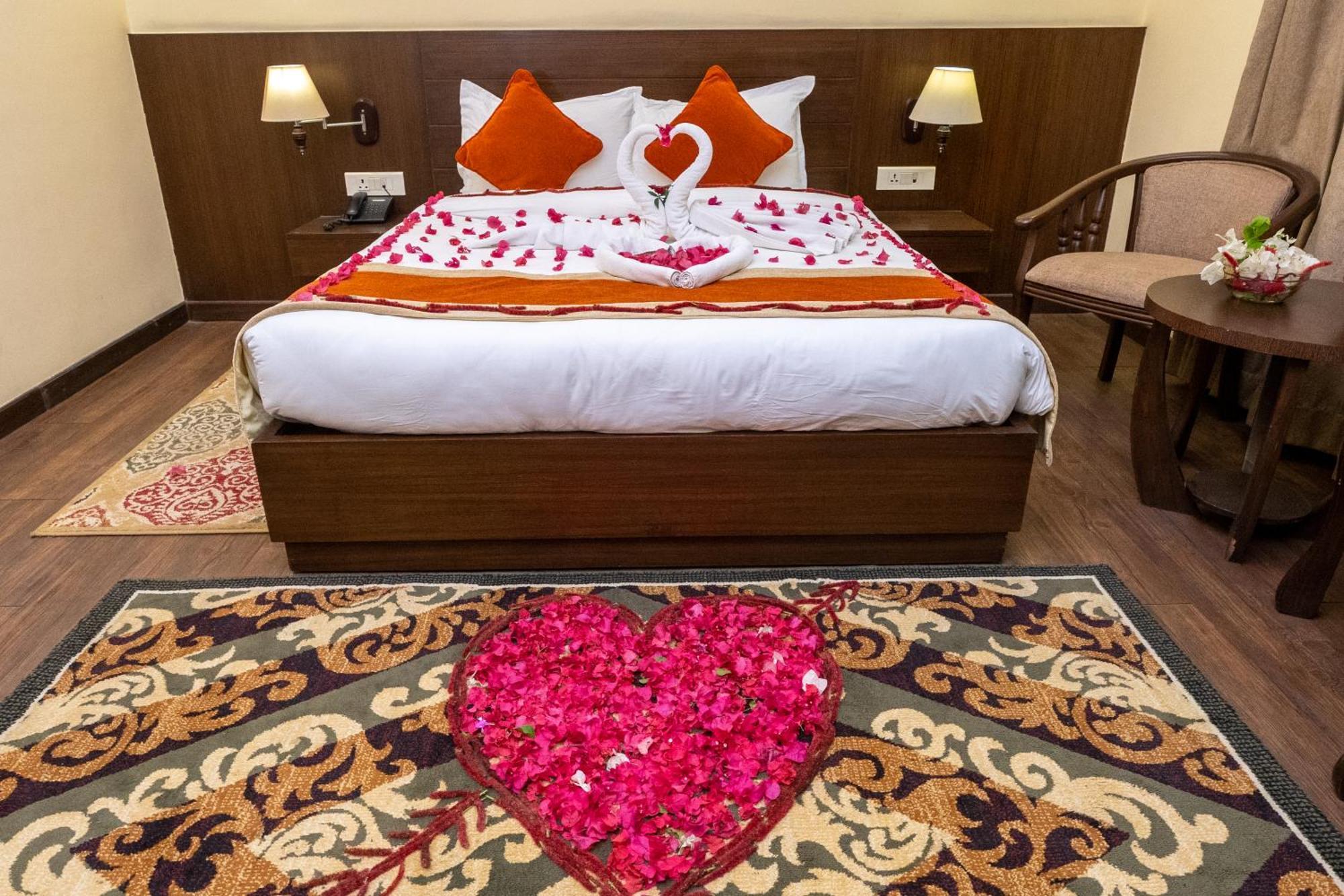 Dreamland Gold Resort & Hotel Siddharthanagar Luaran gambar