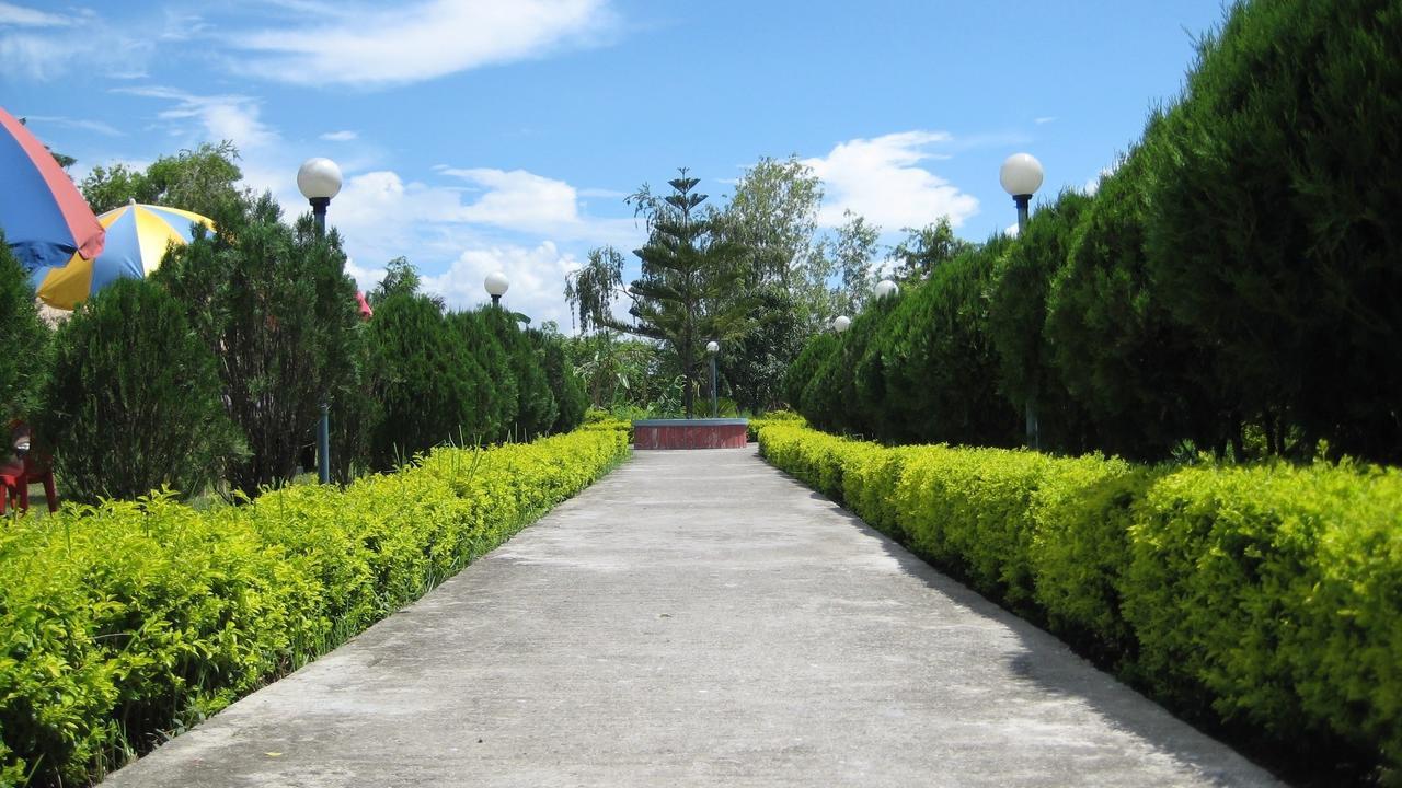 Dreamland Gold Resort & Hotel Siddharthanagar Luaran gambar