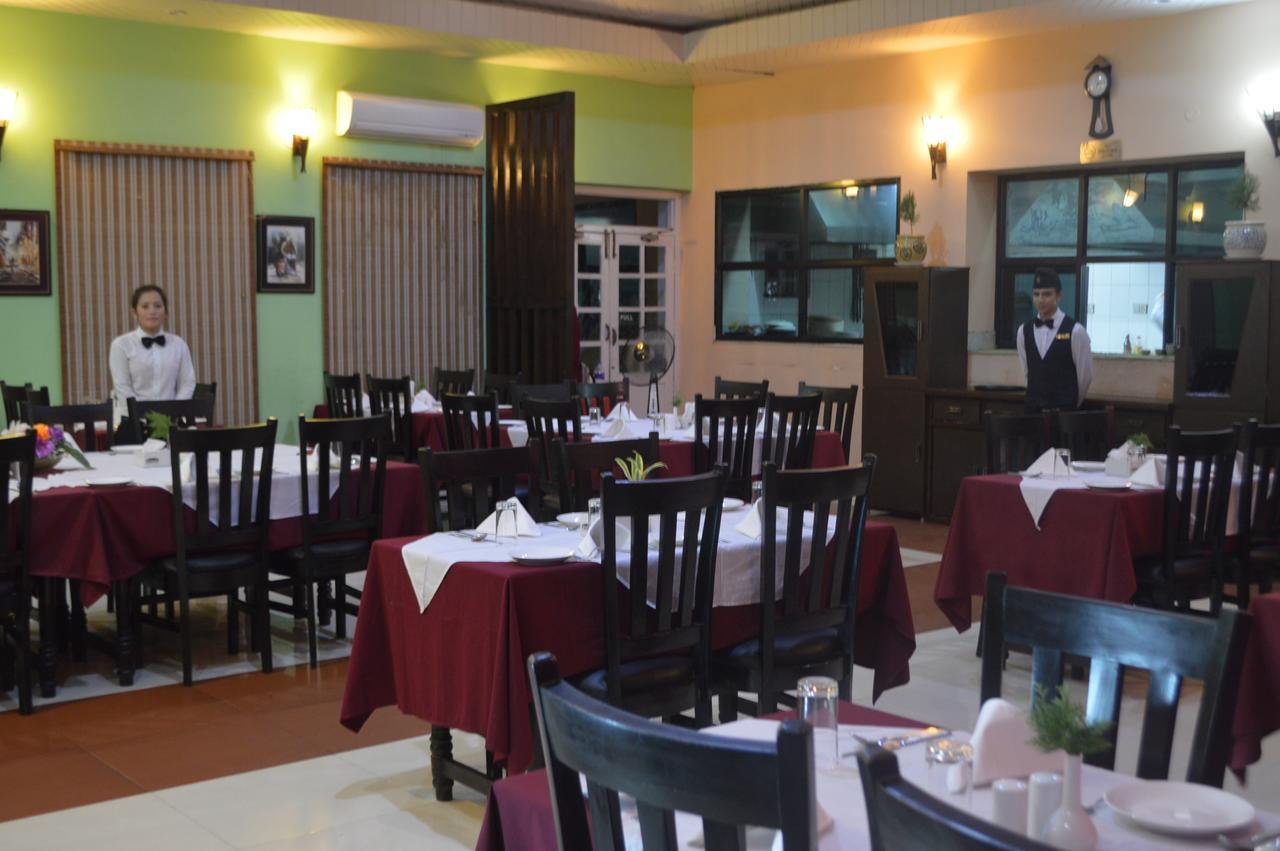 Dreamland Gold Resort & Hotel Siddharthanagar Luaran gambar