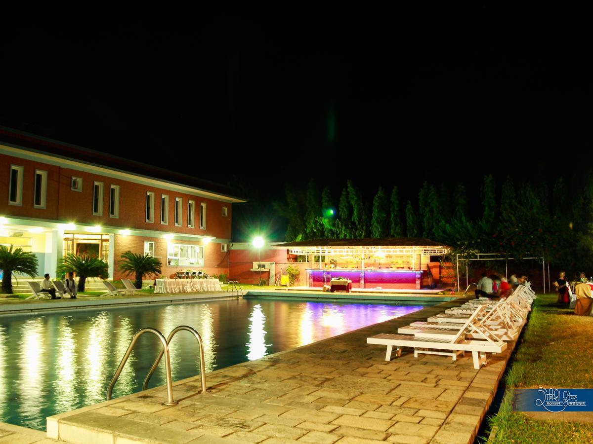 Dreamland Gold Resort & Hotel Siddharthanagar Luaran gambar